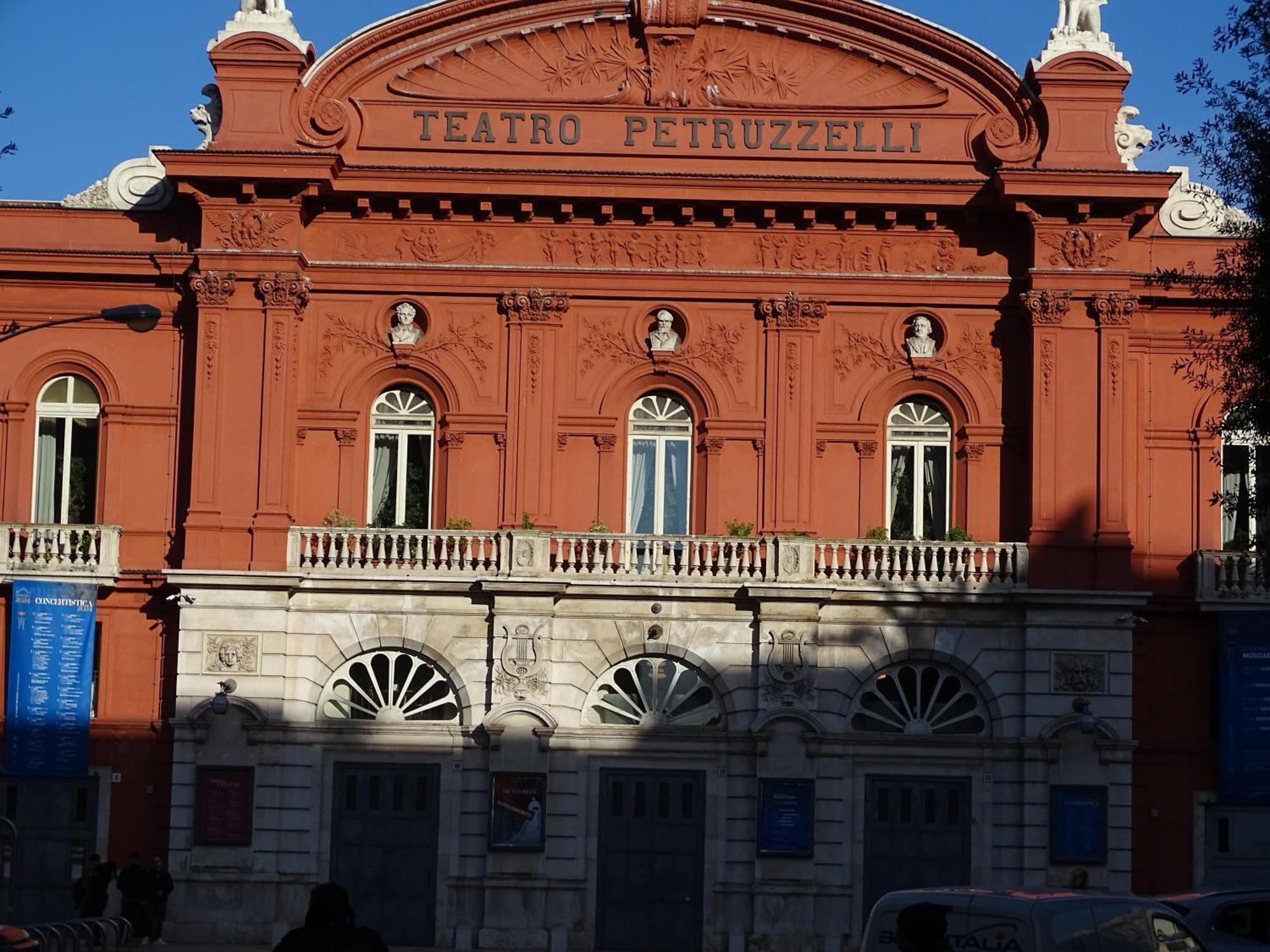 Al Teatro Rooms Bari Eksteriør bilde