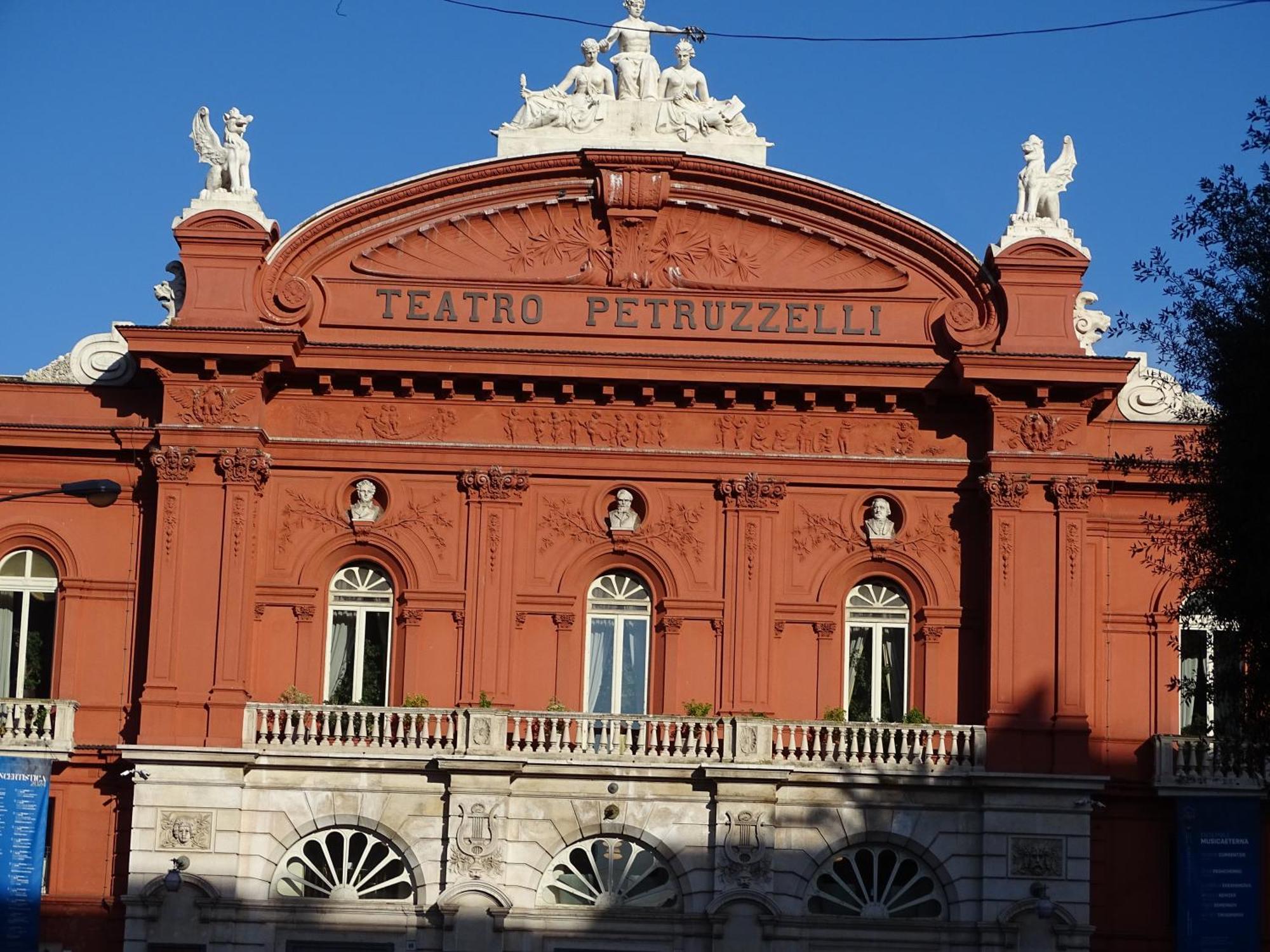 Al Teatro Rooms Bari Eksteriør bilde