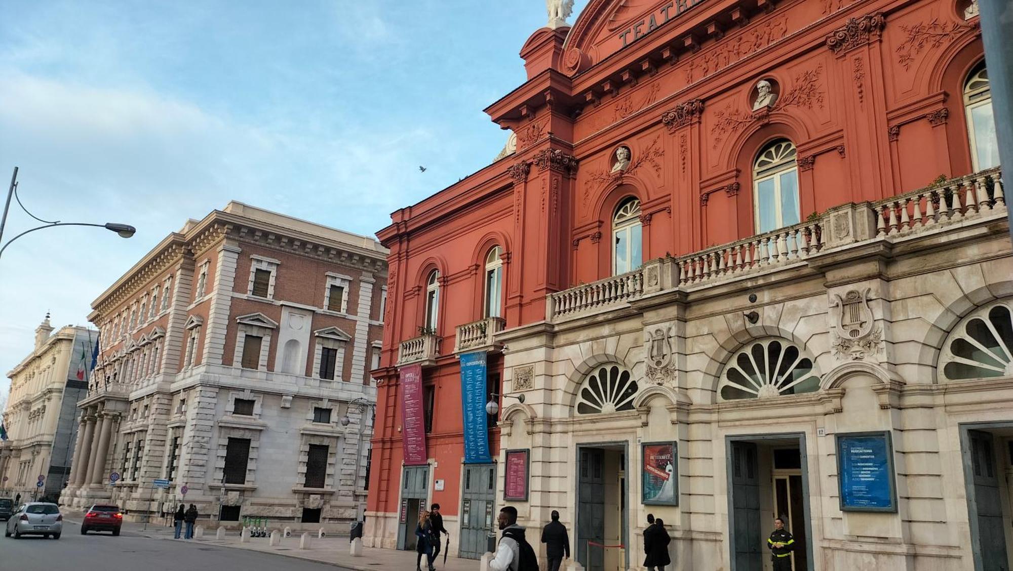 Al Teatro Rooms Bari Eksteriør bilde